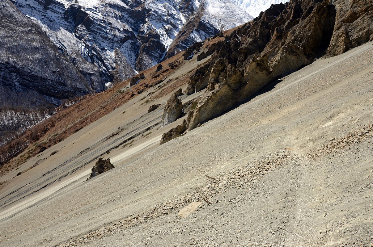 18 Steep and Unstable Scree Slope On The Lower Trail From Tilicho Peak Hotel To Tilicho Base Camp Hotel 